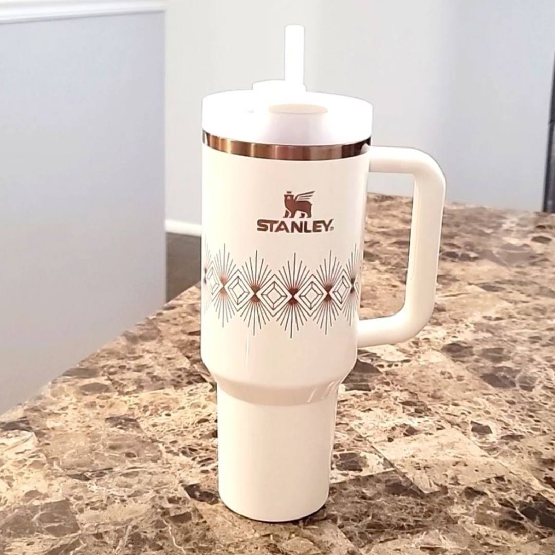 Stanley Quencher H2.0 40 oz Tumbler with Lid & Straw - imane Habibi